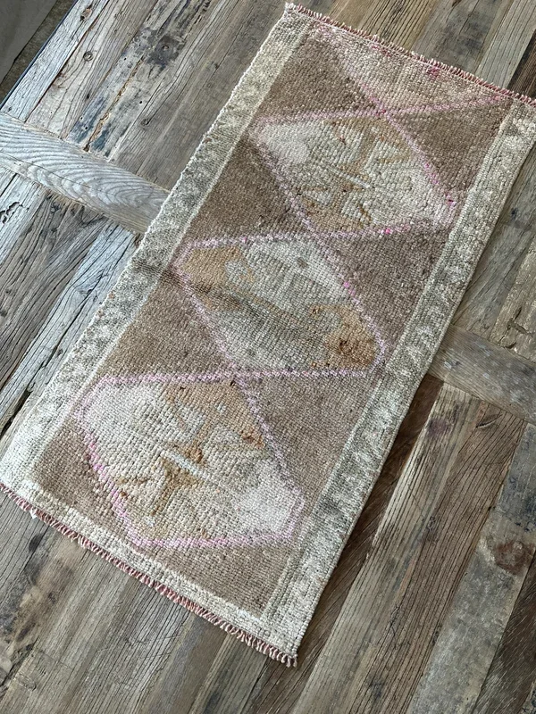 1’6 x 2’8 Antique Kars Rug Muted Camel Brown, Beige & Pink ‘4821