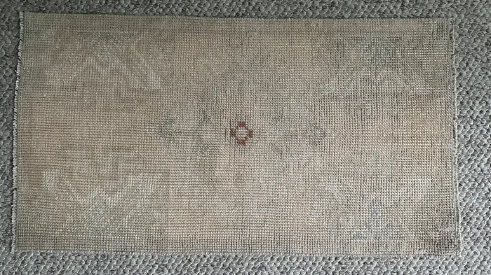 1’7 x 2’10 Vintage Oushak Rug Muted Sand Beige and Gray 4899