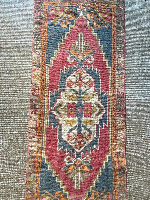 1’7 x 3’11 Vintage Turkish Oushak Mat Rug Soft Red, Gray & Orange ‘3952