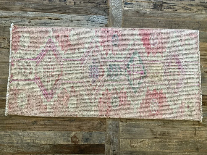 1’8 x 3’6 Vintage Herki Mat Muted Beige & Blush Pink ‘5125