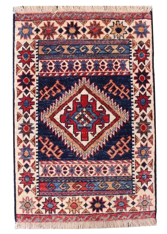 1’11″x2’10” Tribal Bergama