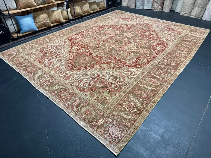 9’11 x 13’1 Classic Antique Heriz Rug Olive and Army Green, Warm Red & Ivory 5724
