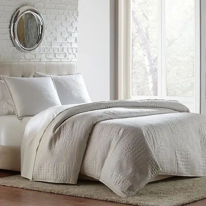 AICO by Michael Amini – Brilliance 3pc Queen Coverlet/Duvet in White – BCS-QD03-BRLIN-WHT