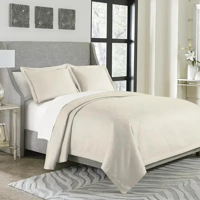 AICO by Michael Amini – Potenza 3pc Queen Bed Throw Set in Pearl – BCS-QBT3-PTNZA-PRL
