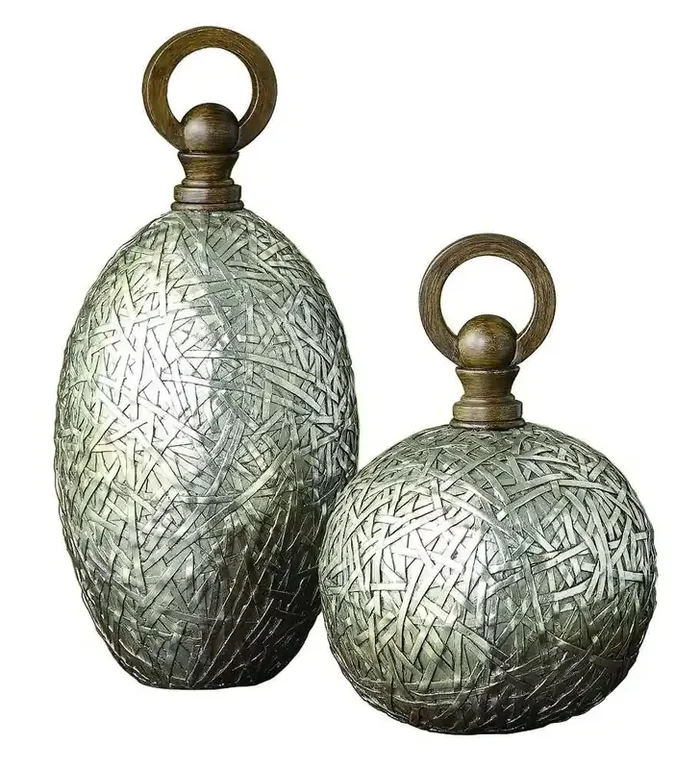 Crestview Collection – Tinsdale Vases in Antique Silver Finish – CVDDP888