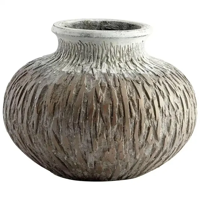 Cyan Design – Acorn Planter in Golden Antique – Medium – 09615
